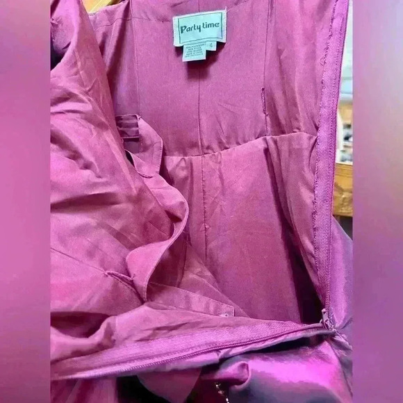 Party Time Formal Dress  Size 4 GUC - Picture 7 of 8